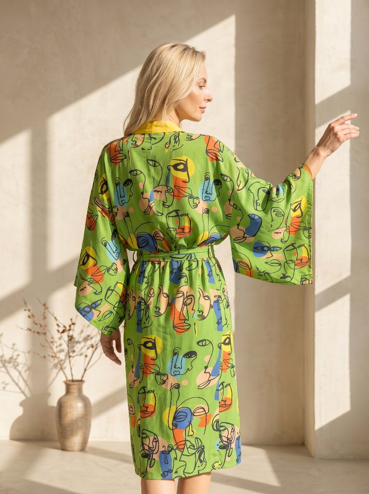 Faces kimono