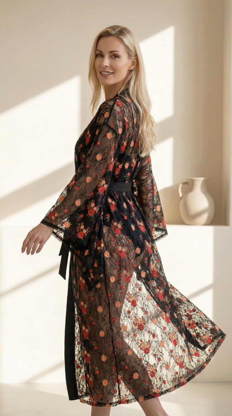 Noir Bloom Kimono 