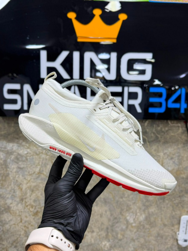 Nike Trail Beige White
