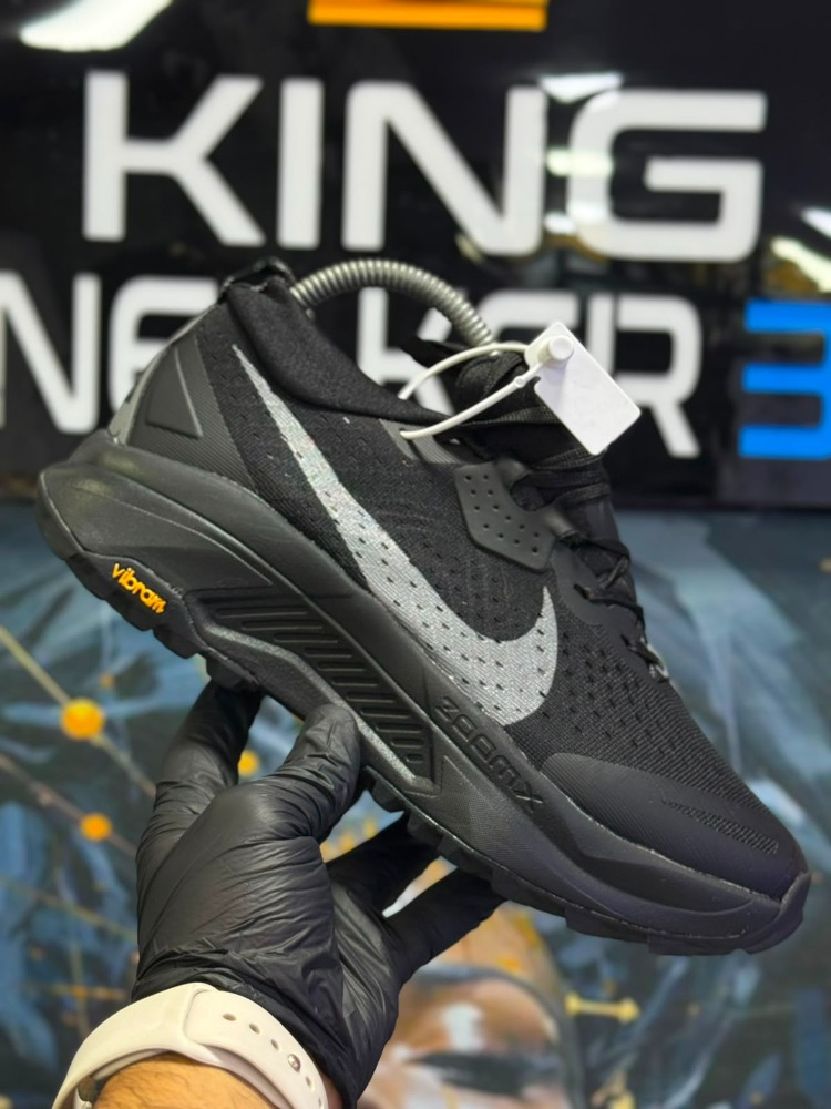 Nike X Black