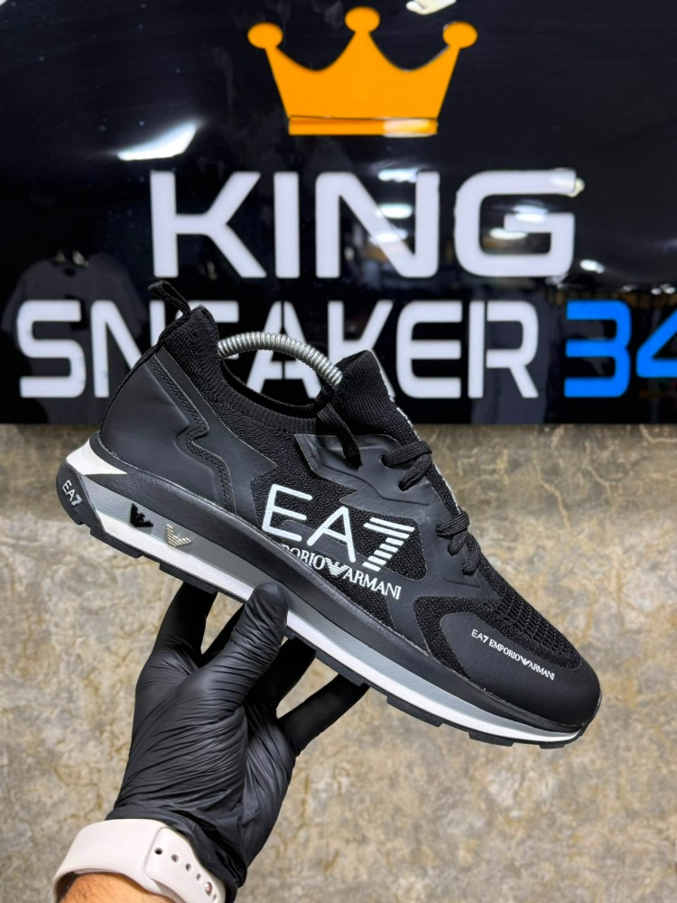 Armani Black EA7