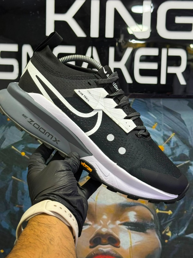 Nike Trail Black Zoomix