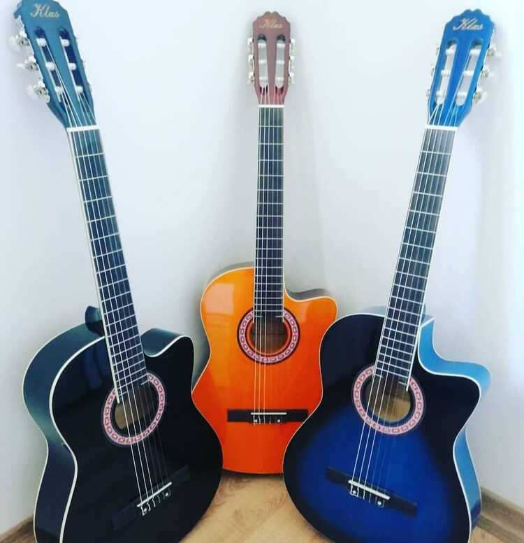 Class 4/4 Öğrenci Gitarı