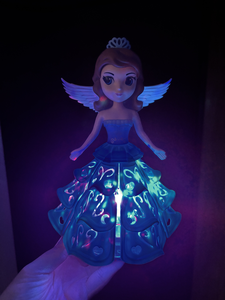 Işıklı dönen Elsa 