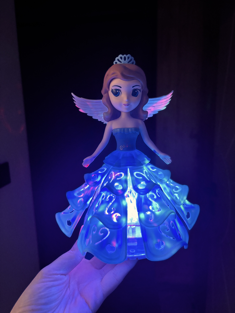 Işıklı dönen Elsa 