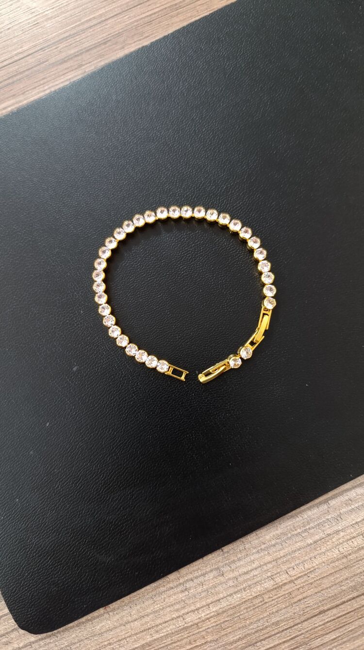 Gold Renk Beyaz Taşlı Su Yolu Bileklik
