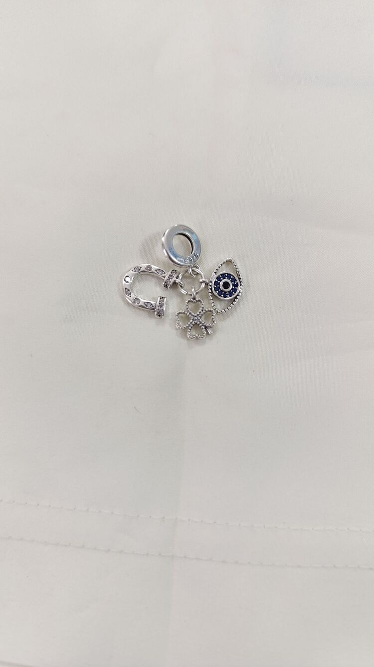 Şans temalı charm