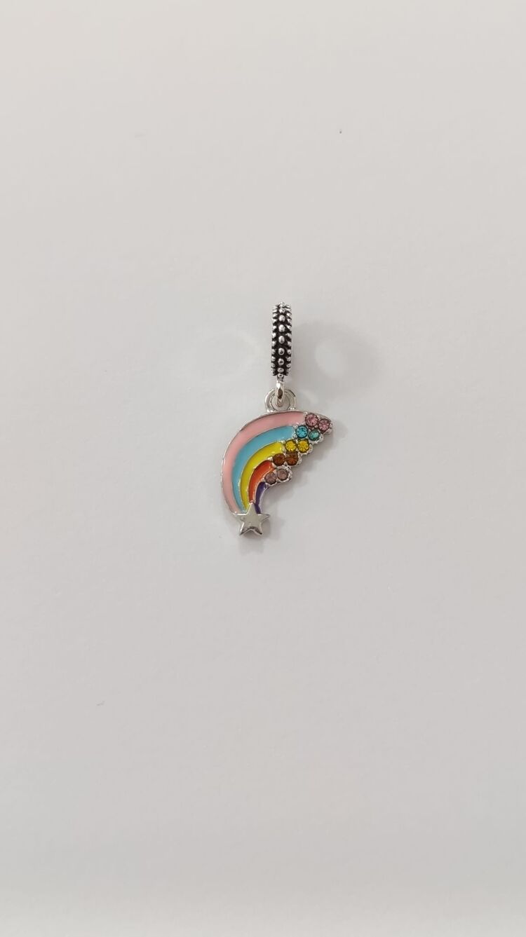 Gökkuşağı charm
