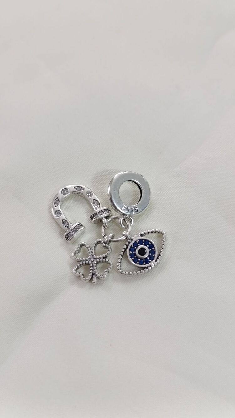 Şans temalı charm