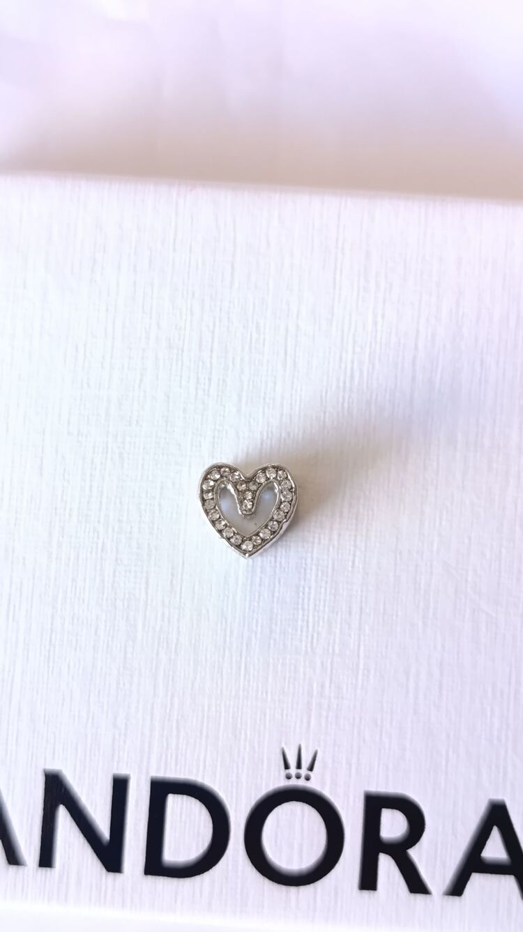Taşlı Kalpli Charm