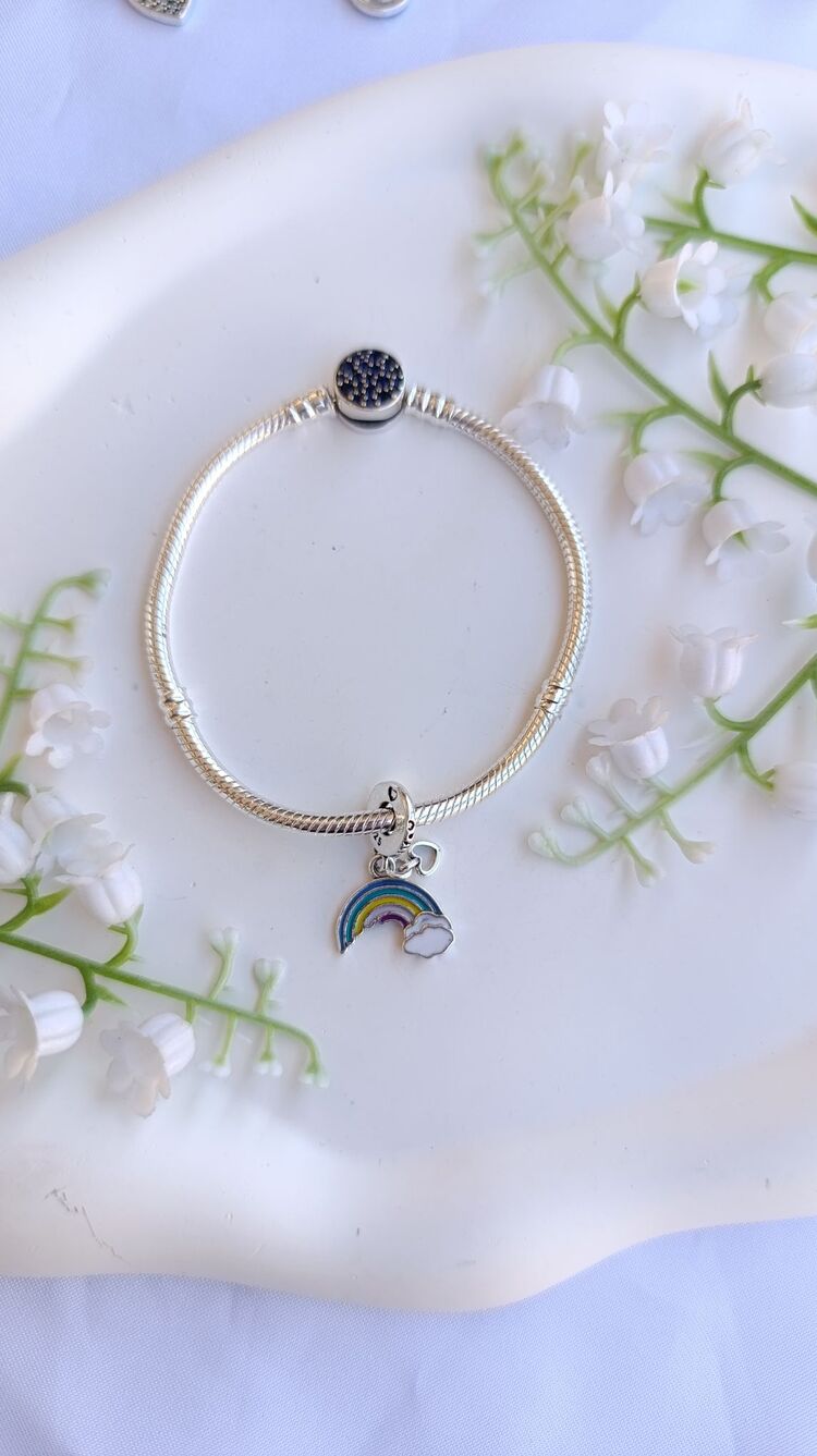 Gökkuşağı Charm
