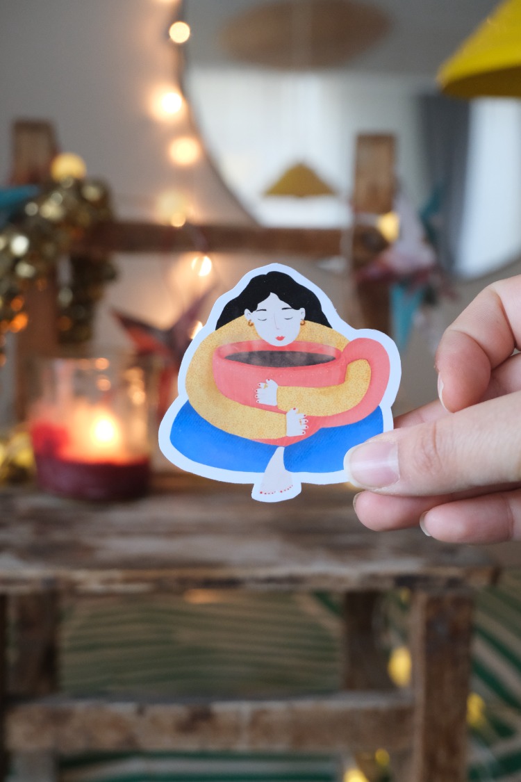 kupasına sarılan kız sticker