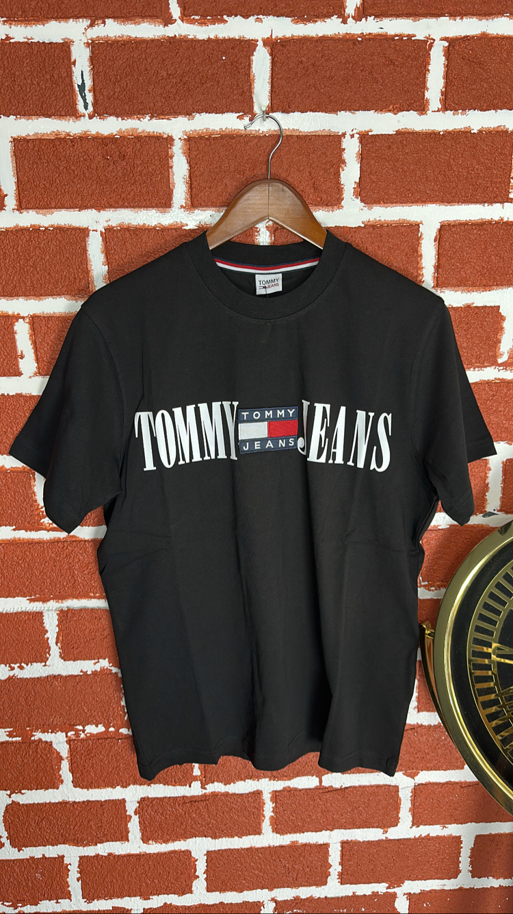 Büyük Ön Logo Yazılı Premium T-Shirt