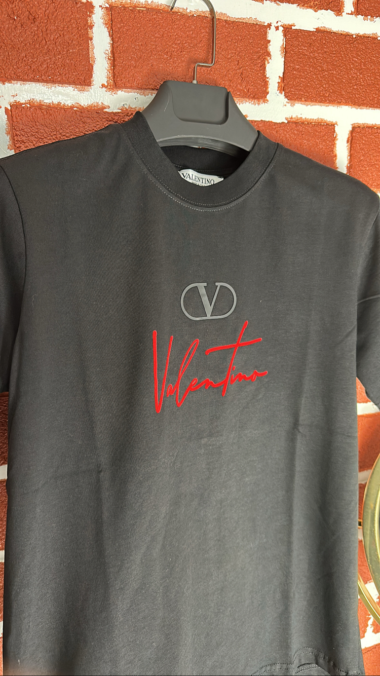 Kırmızı El Yazısı Nakış Logolu Premium T-Shirt