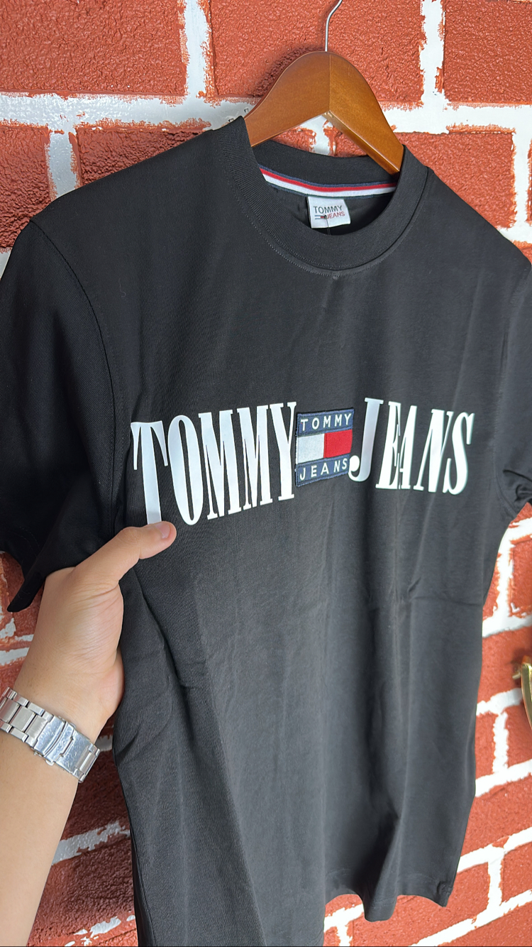Büyük Ön Logo Yazılı Premium T-Shirt