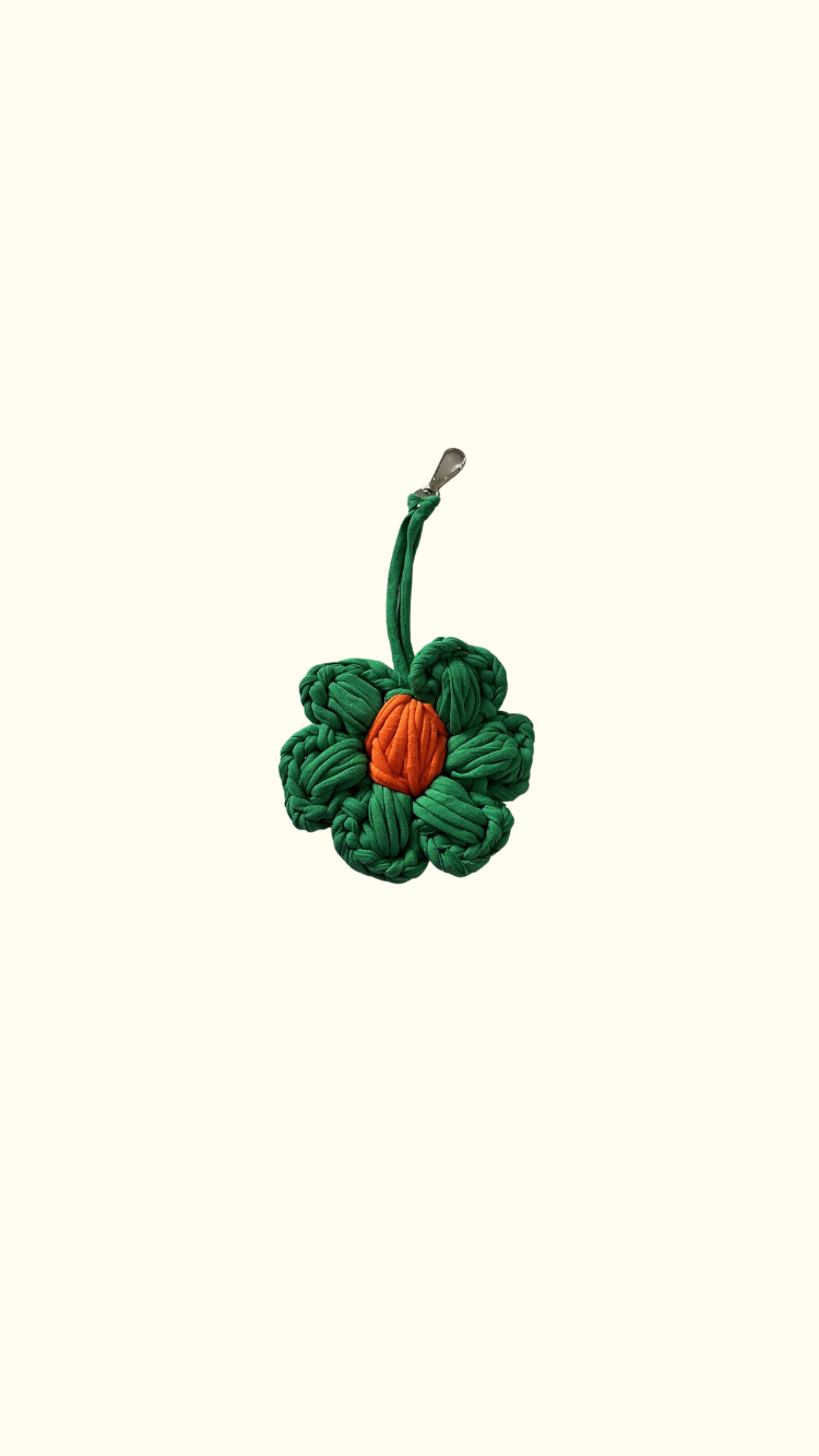 Daisy Charm / Green Tangerine