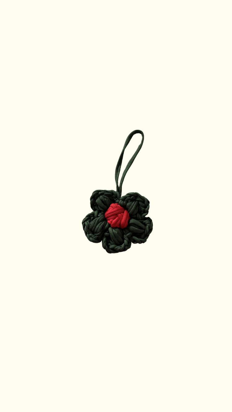 Daisy Charm / Forest Berry