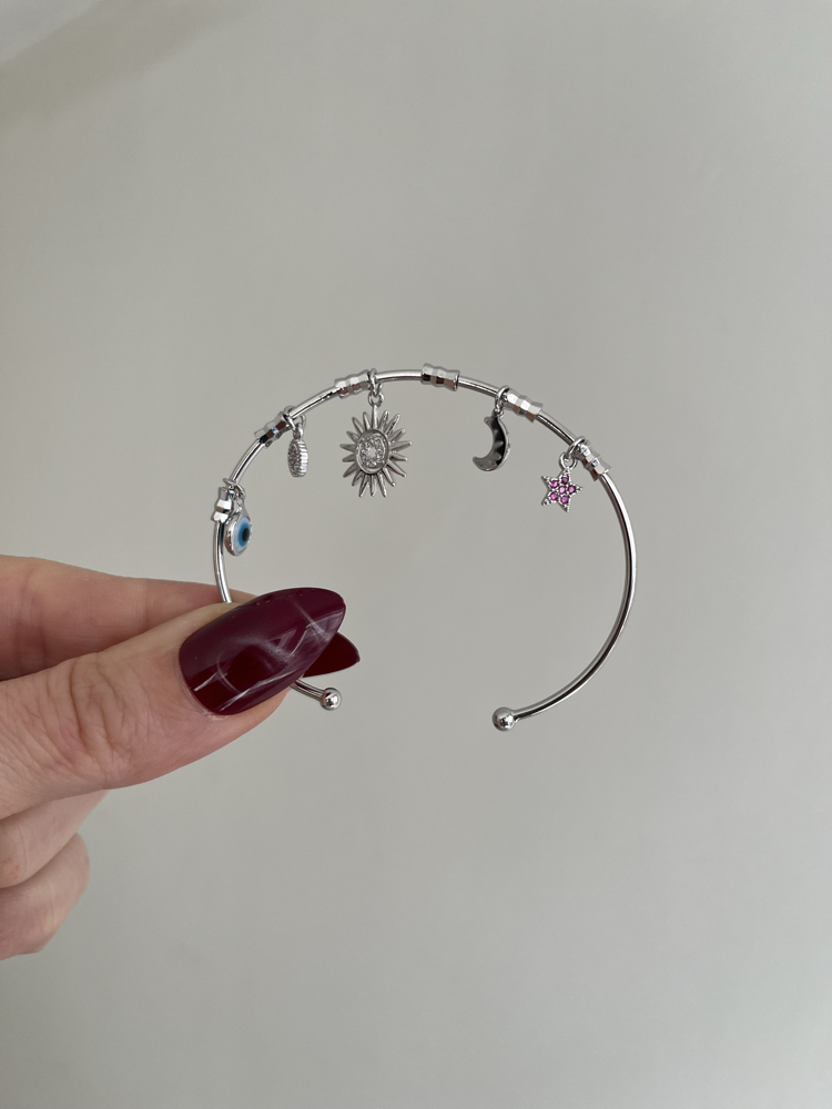 Çoklu Charm Detaylı Kelepçe | Silver
