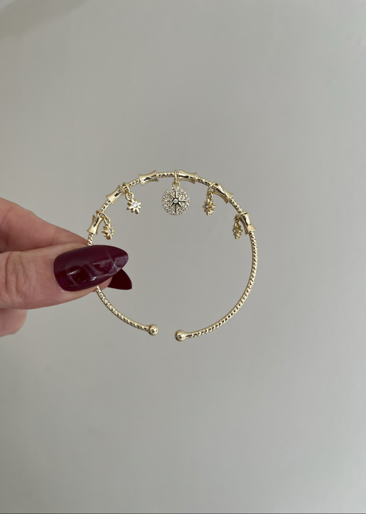 Çoklu Charm Detaylı Ayarlanabilir Kelepçe | 14k