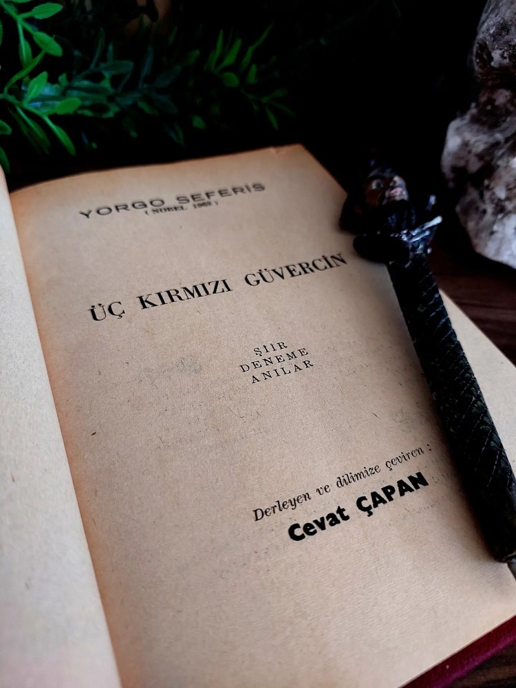 Yorgo Seferis — Üç Kırmızı Güvercin | 1971