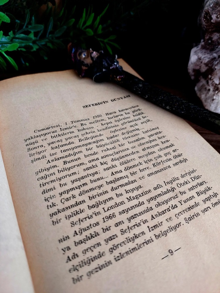Yorgo Seferis — Üç Kırmızı Güvercin | 1971
