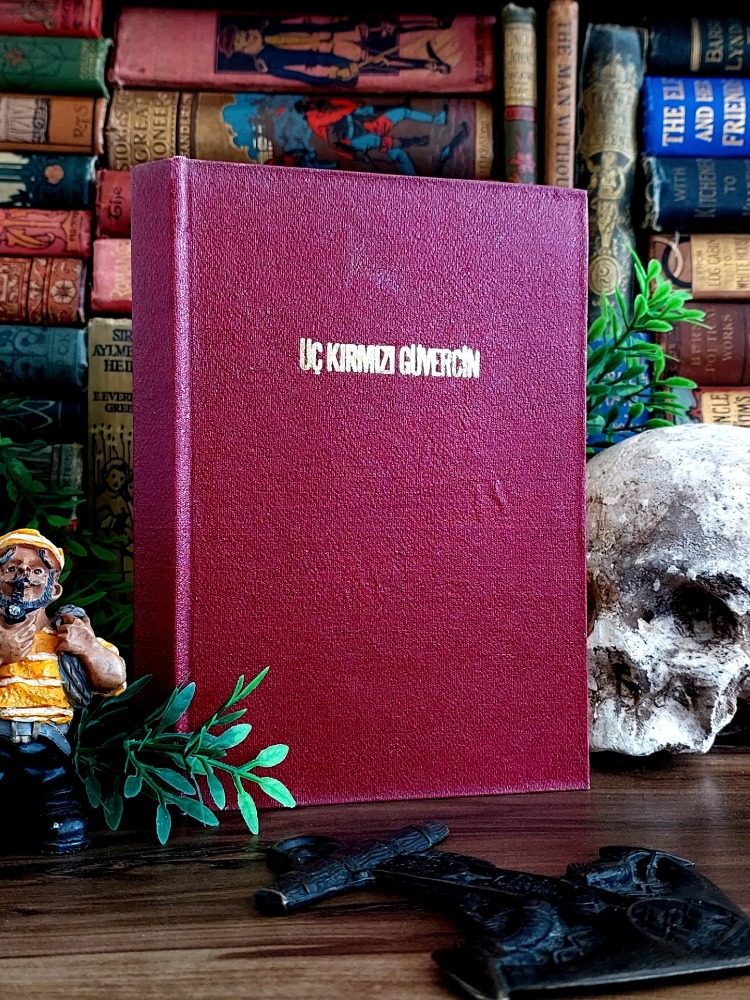 Yorgo Seferis — Üç Kırmızı Güvercin | 1971