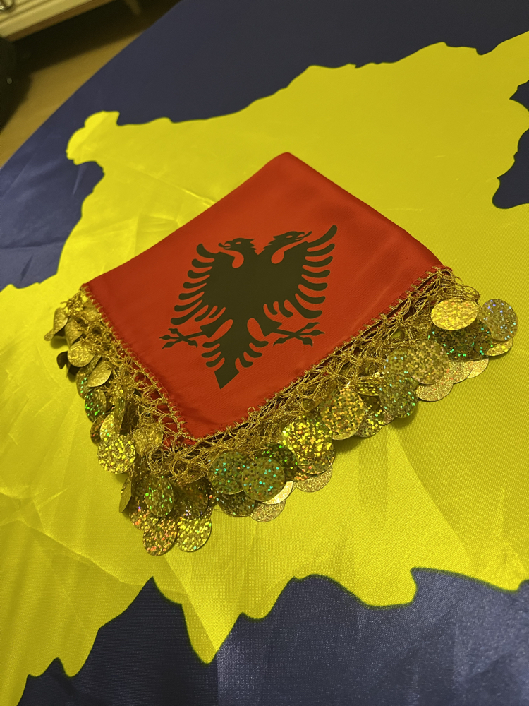 Sarı Püsküllü Arnavut Mendili