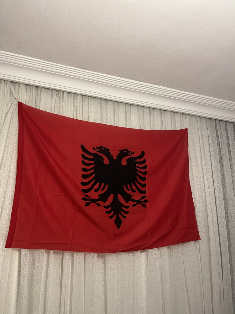 Arnavutluk Kumaş Bayrağı