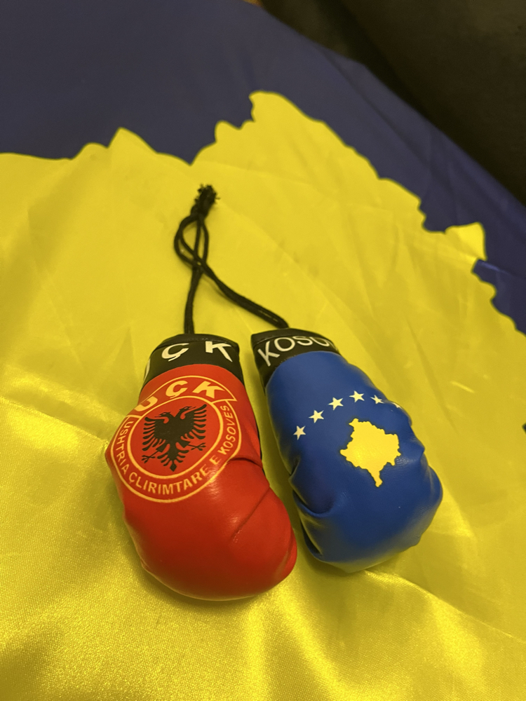 UÇK ve KOSOVA Boks Eldiven Süsü