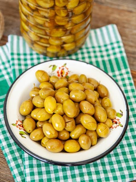 Taş kırma yeşil zeytin 2kg