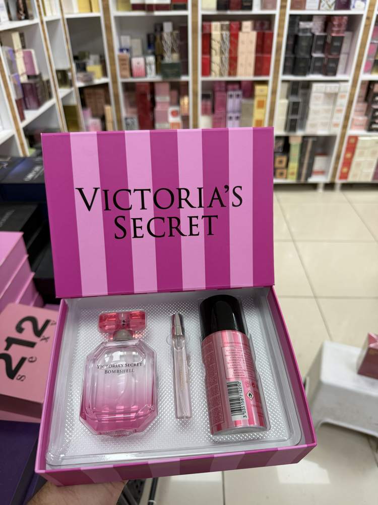 Victoria’s  Secret Boombshell Parfüm Seti 