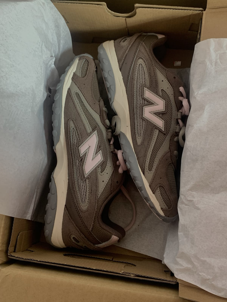 New balance 204L Pink ( dar kalıp )