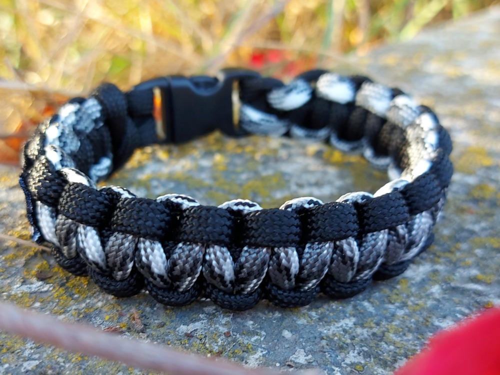Siyah Kırçıllı & Siyah Paracord Bileklik