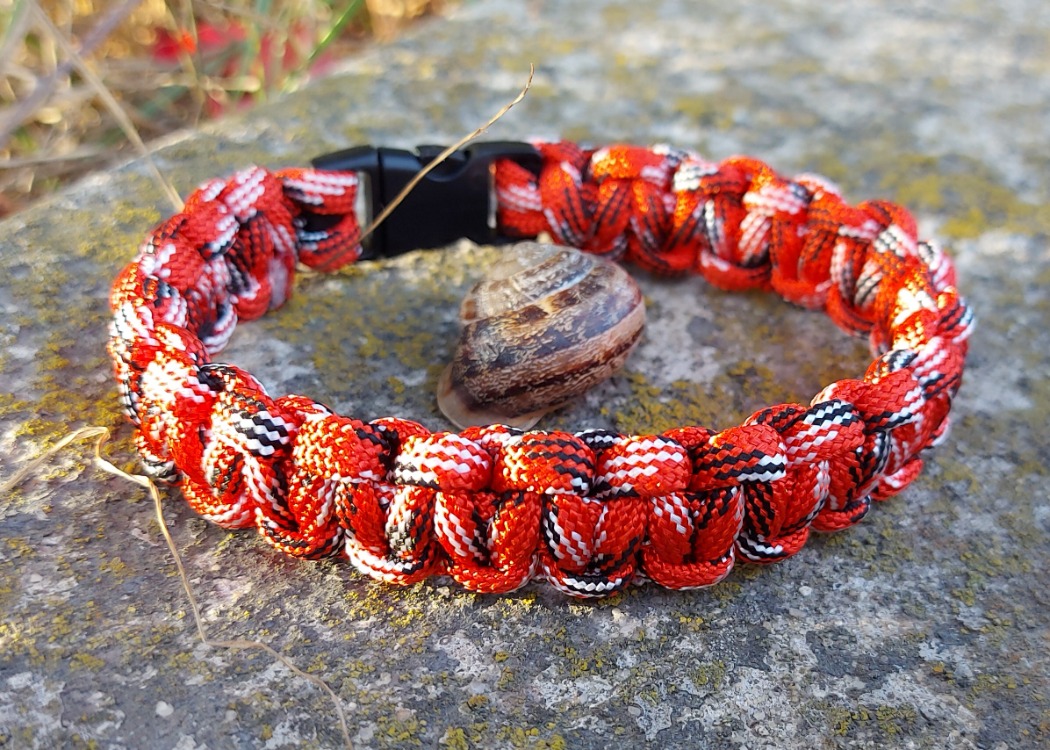 Kırmızı Kırçıllı Paracord Bileklik