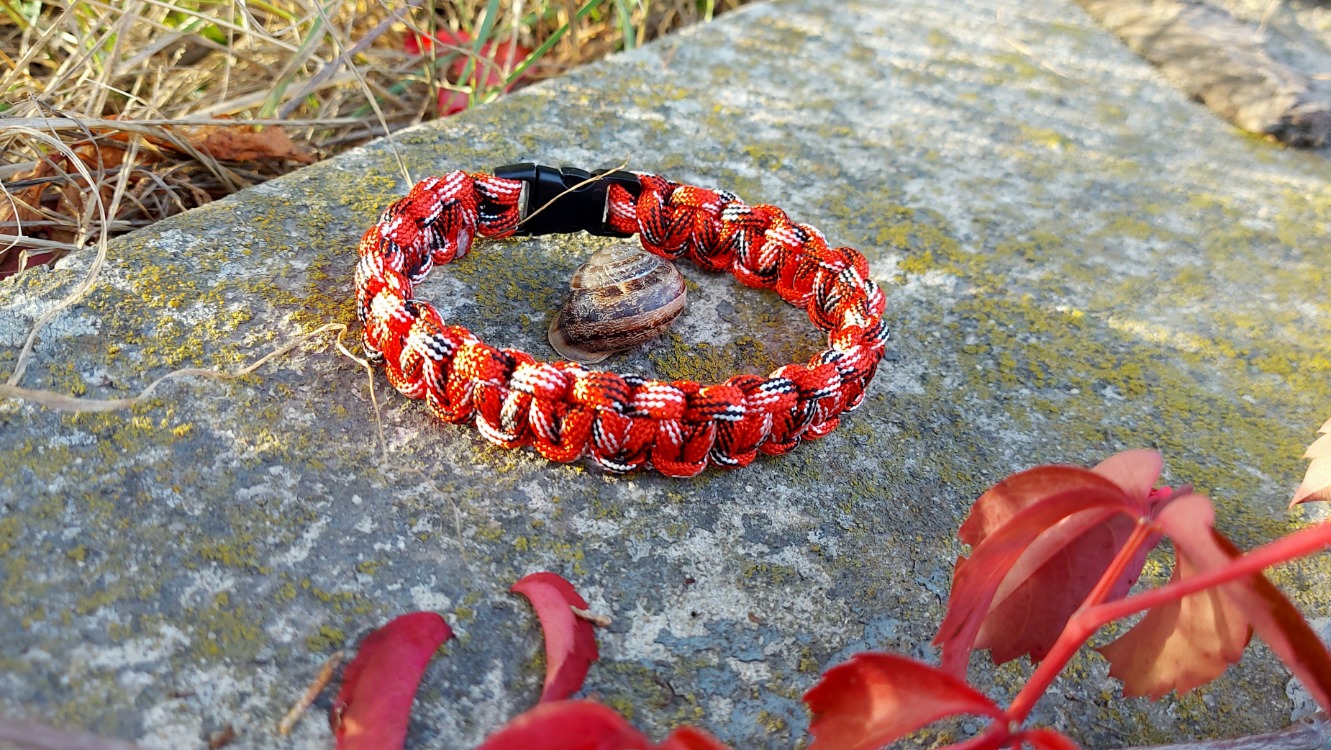 Kırmızı Kırçıllı Paracord Bileklik