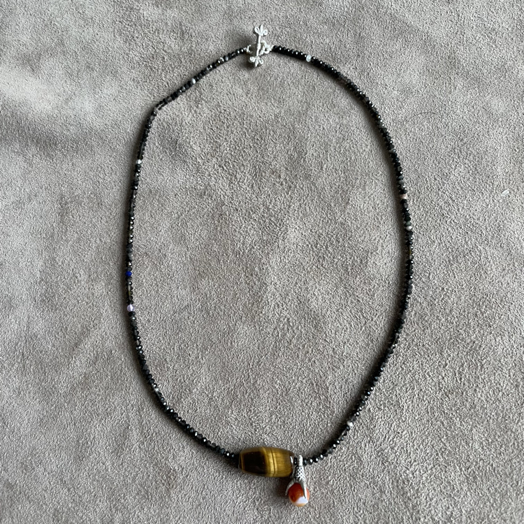 Obsidyen kolye