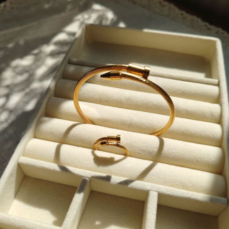 Çivili Set Gold