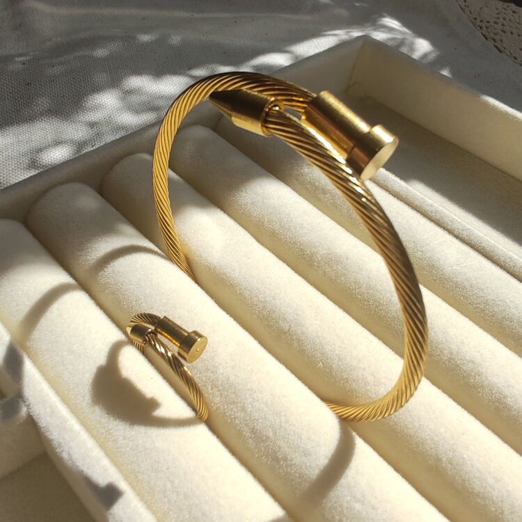 Çivili Set Gold