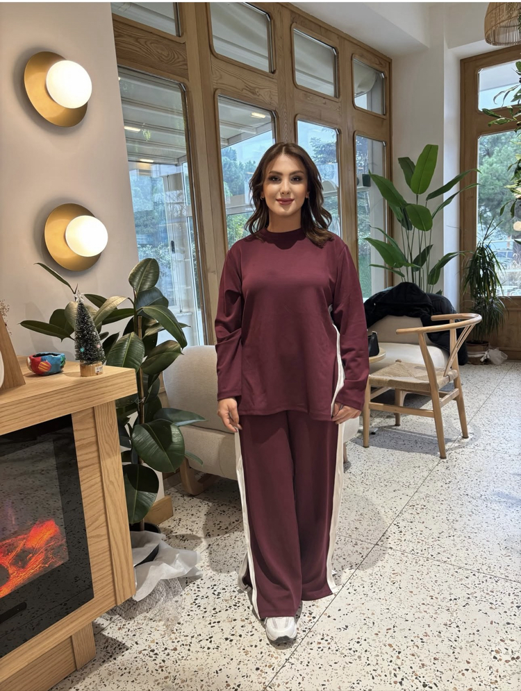 Bordo şeritli takım