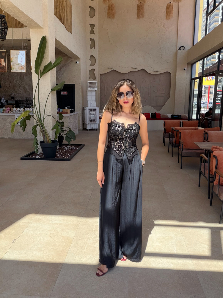 Siyah dantel güpürlü korse 