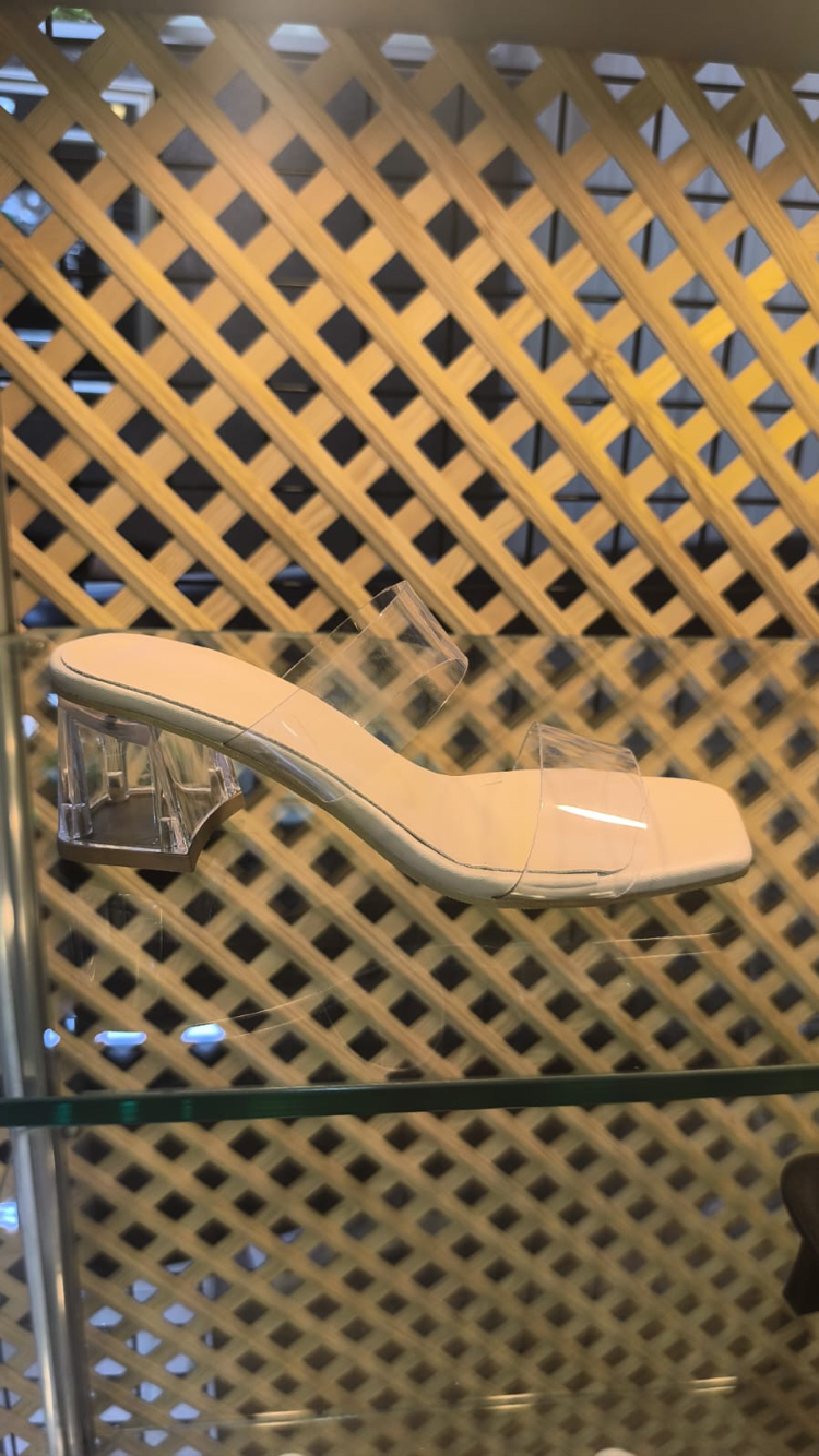 GLASS Küt Burun Şeffaf Topuklu Terlik