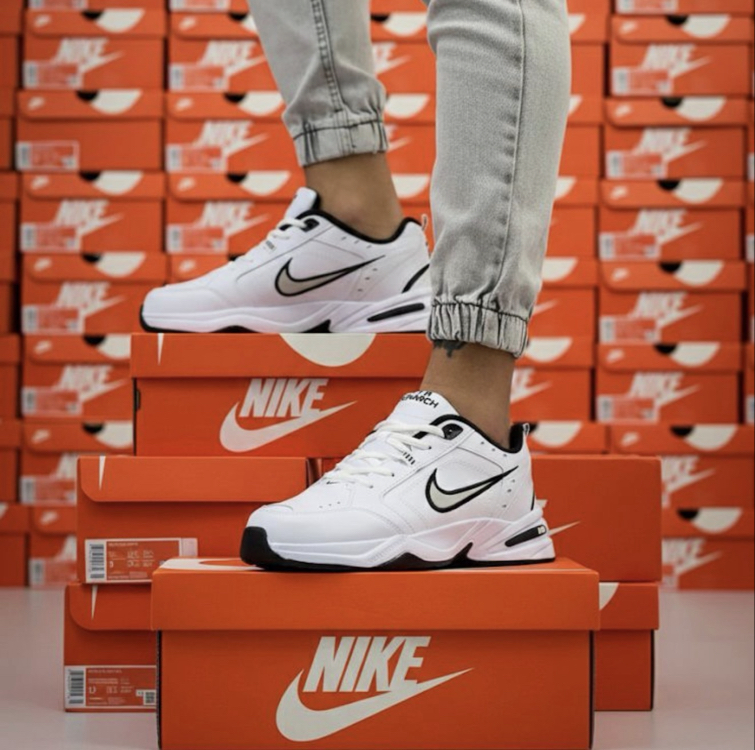 Nike Air Monarch 