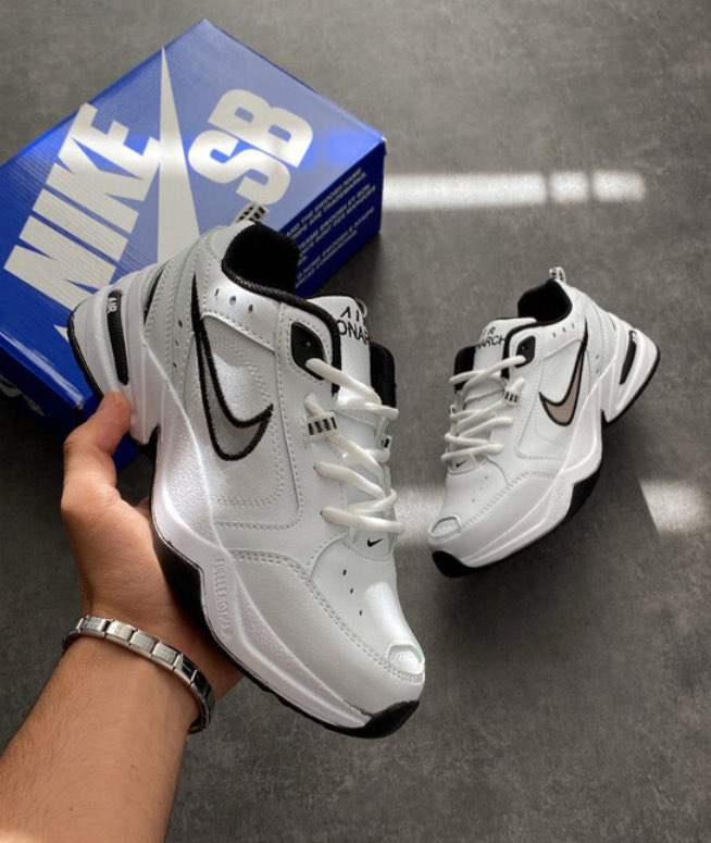Nike Air Monarch 
