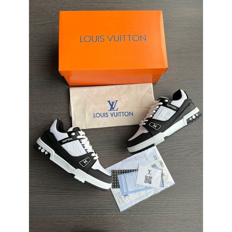 LV Black