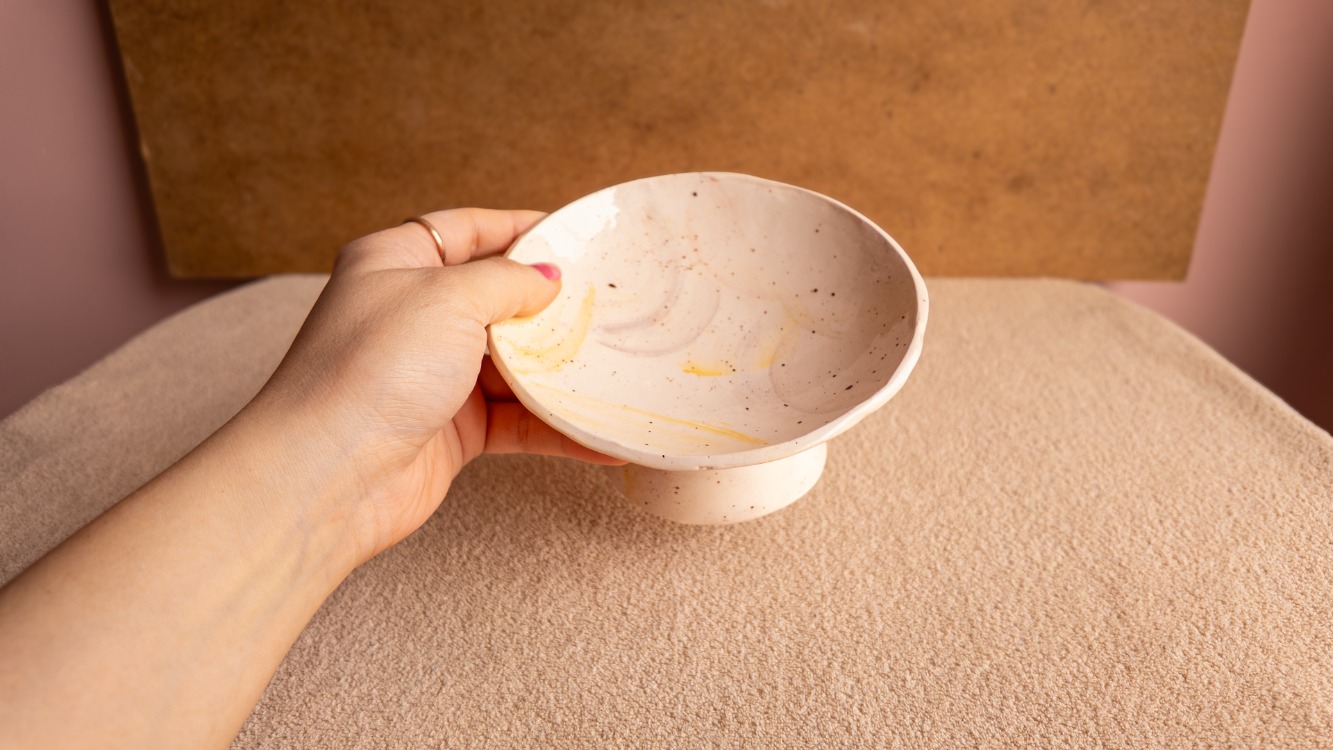 Renkli Noktalı Yükseltilmiş Seramik Kedi Mama Kabı Seti