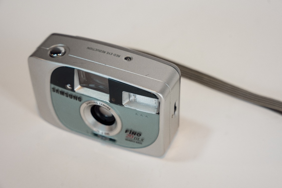 Samsung Fino 20 DLX Quartz Date 35mm Film Fotoğraf Makinesi