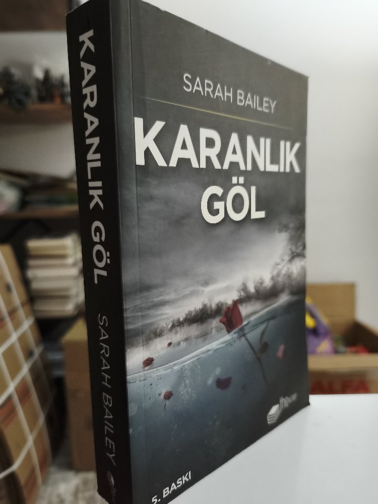 Karanlık Göl