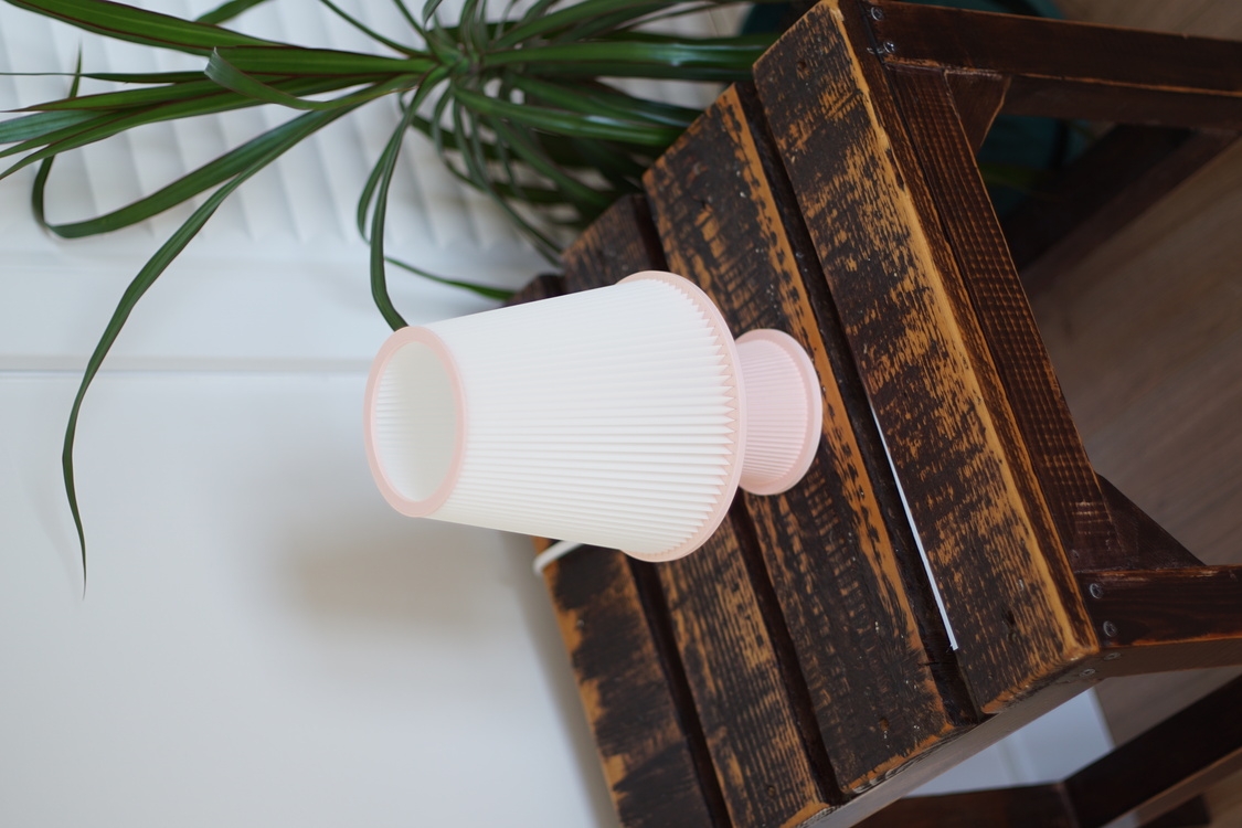 KushKafa Ola Bebe Pembe Masa Lambası – Minimal Dekoratif Çocuk Odası Aydınlatması