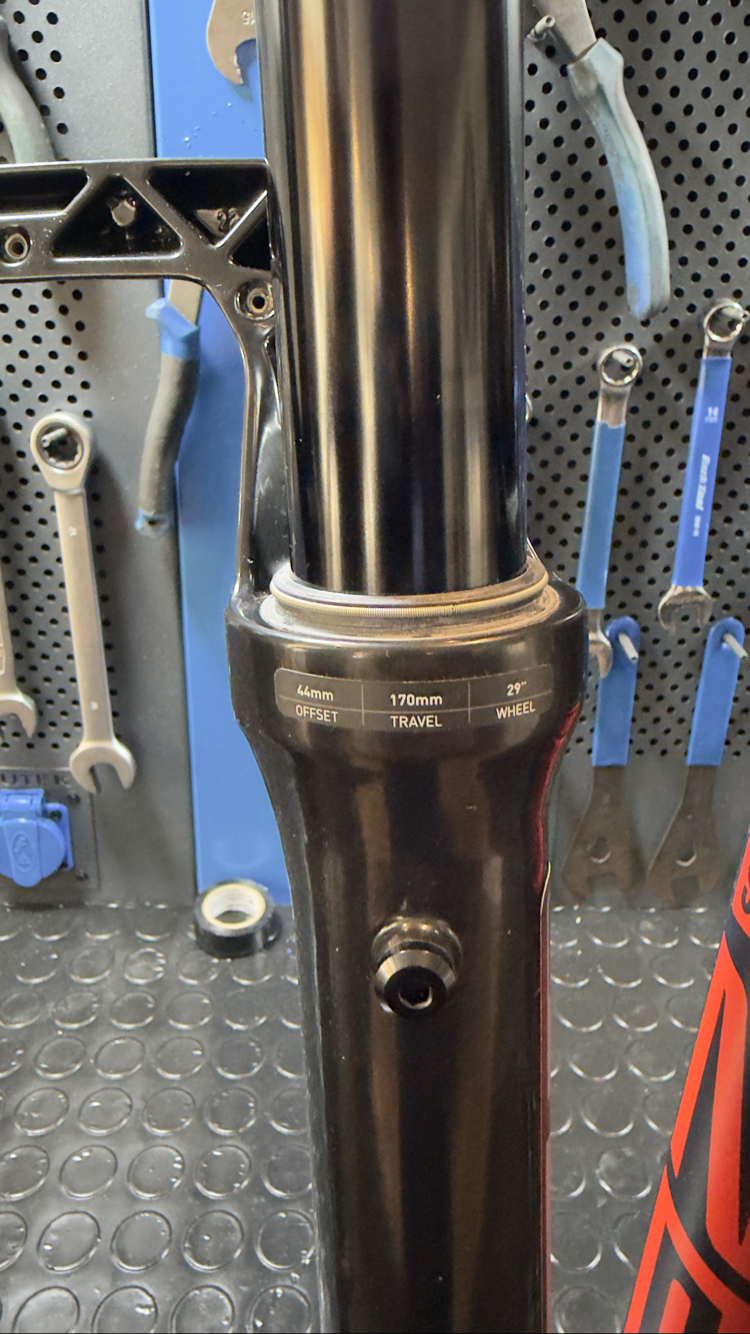 ROCKSHOX ZEB BASE RC