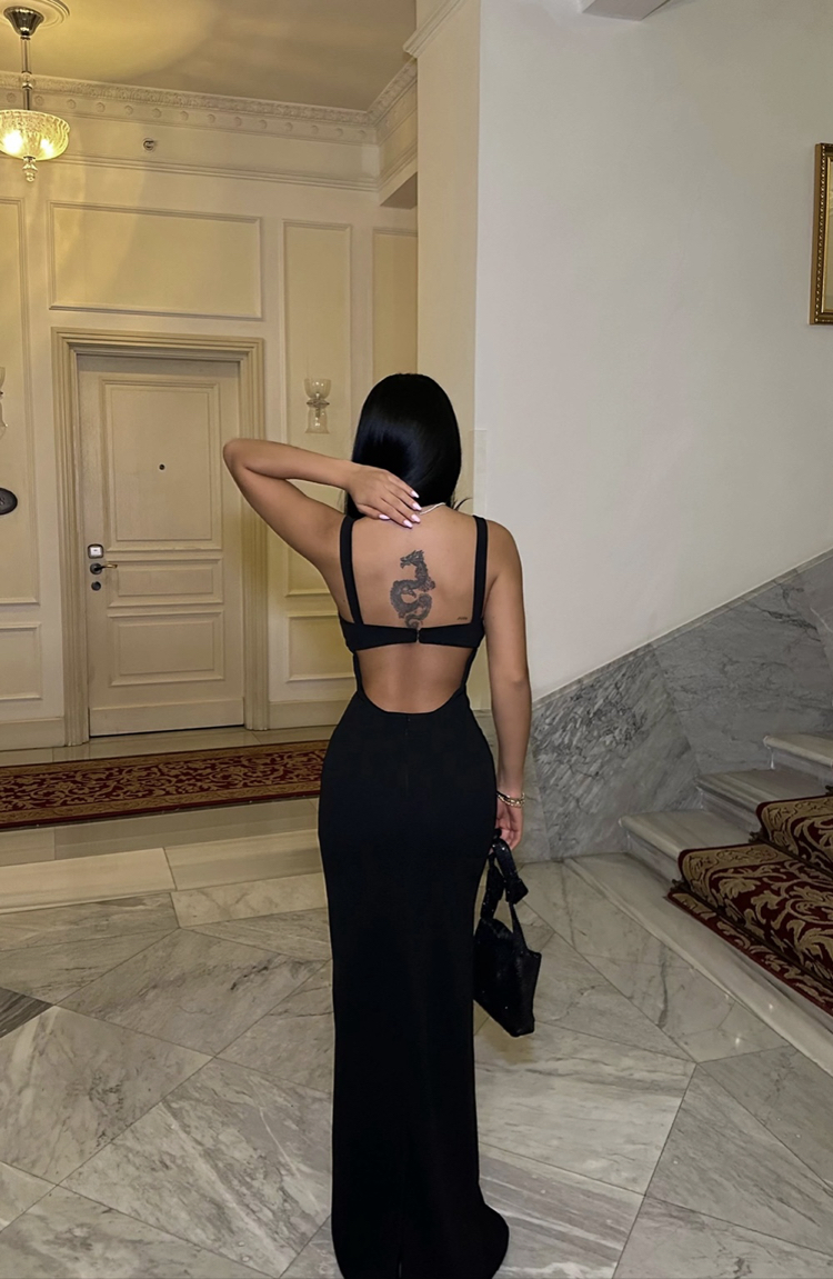 Siyah Askılı Elbise